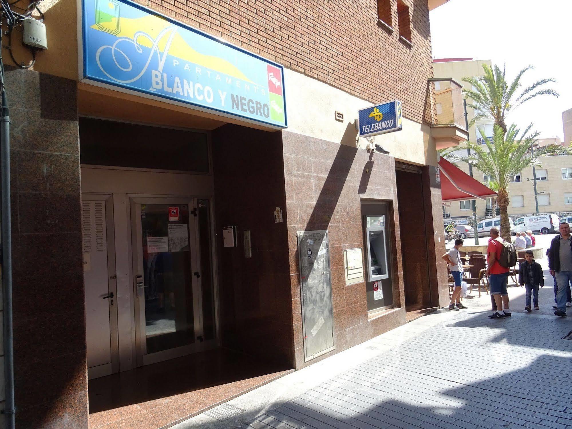 Blanco Y Negro Apartments Lloret de Mar Exterior foto